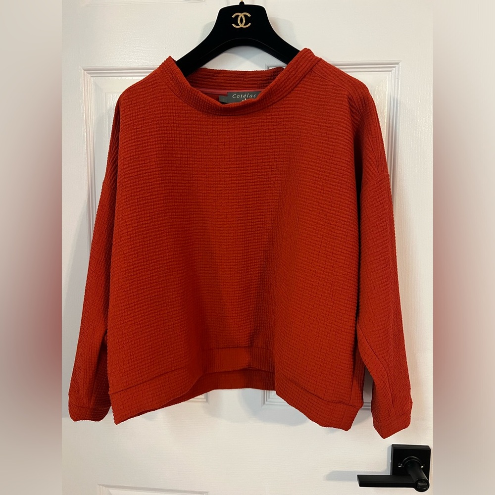 COTELAC gorgeous classic staple blouse Red Orange top sz 1 fits like M EUC